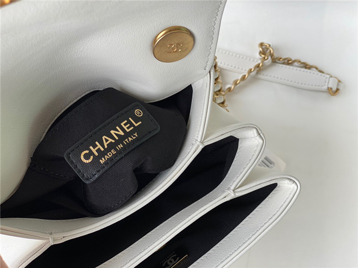 CHANEL 샤넬 트리플 펄 체인 플랩백 미니 AS2638