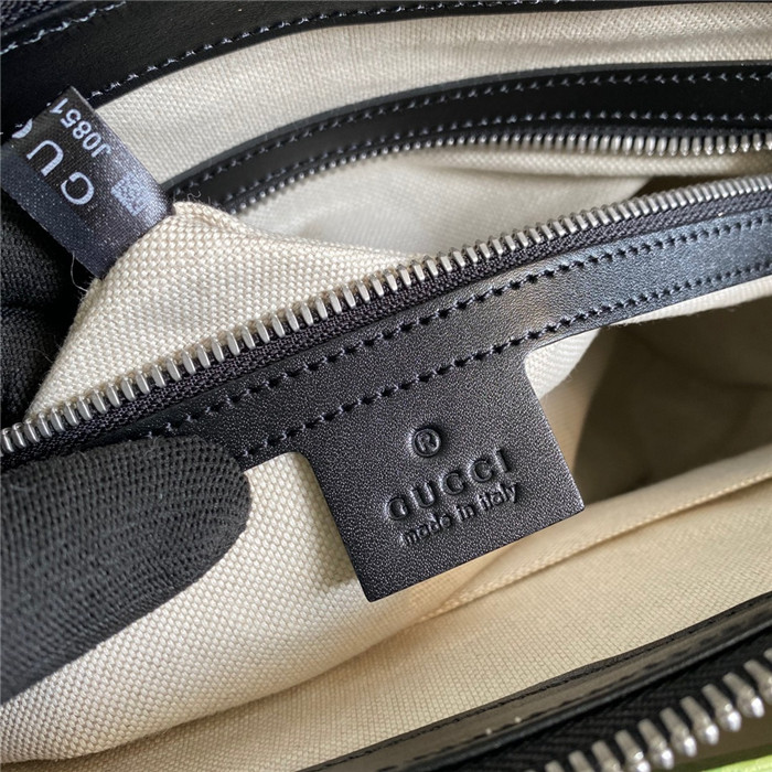 GUCCI 구찌 GG 엠보스 메신저백 658565