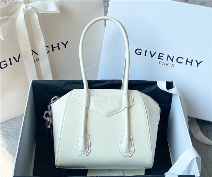 GIVENCHY 지방시 미니 안티고나백 G38710
