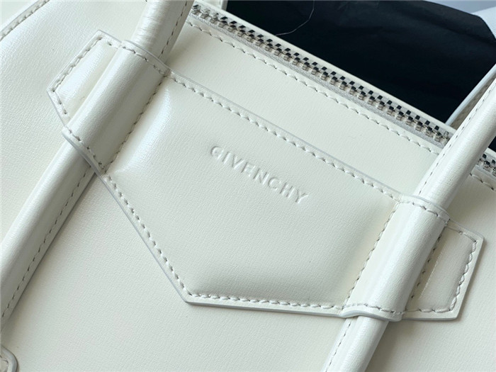 GIVENCHY 지방시 미니 안티고나백 G38710