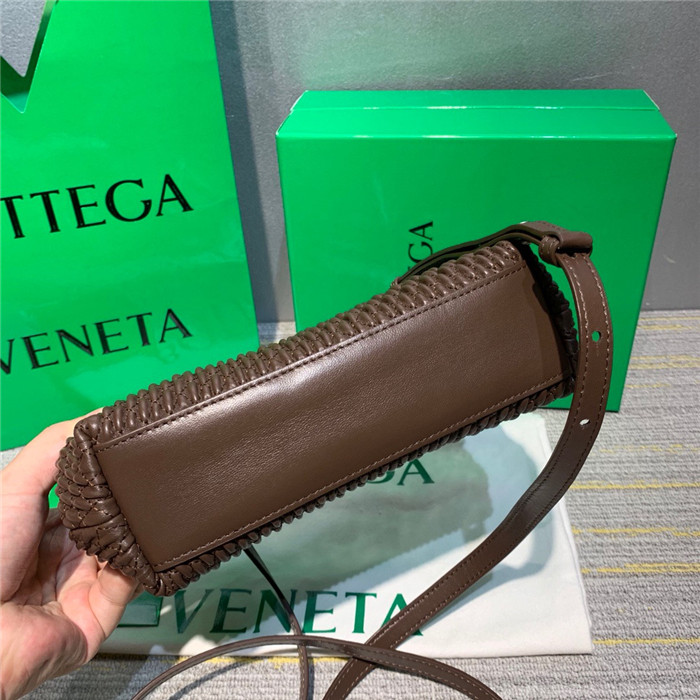 BOTTEGA VENETA 보테가 트라이앵글백 B55668