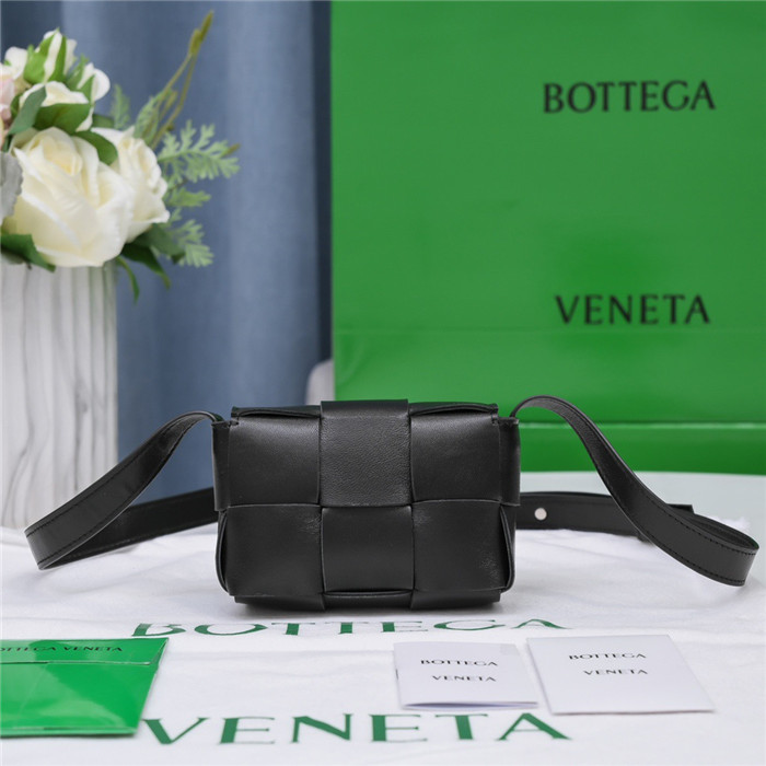 [배우 표예진] BOTTEGA VENETA 보테가 베네타 카세트백 미니 B6813