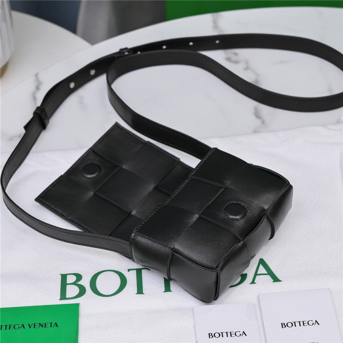 [배우 표예진] BOTTEGA VENETA 보테가 베네타 카세트백 미니 B6813