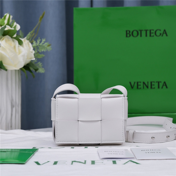 [배우 표예진] BOTTEGA VENETA 보테가 베네타 카세트백 미니 B6813