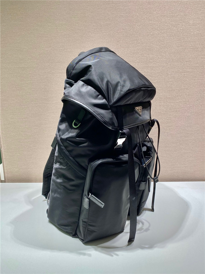  PRADA 프라다 더팩토리 삼각 로고 나일론 백팩 2VZ019