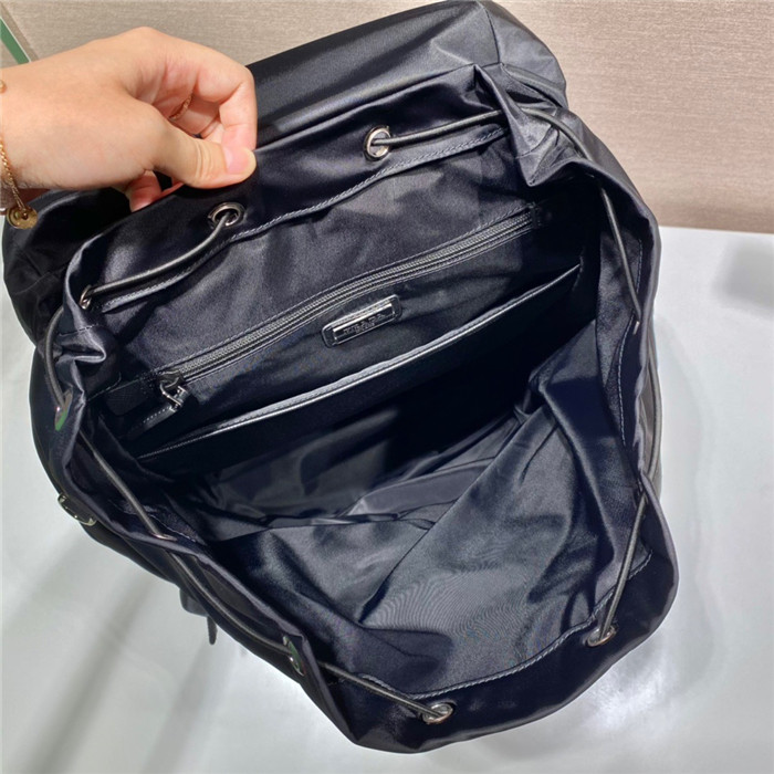  PRADA 프라다 더팩토리 삼각 로고 나일론 백팩 2VZ019