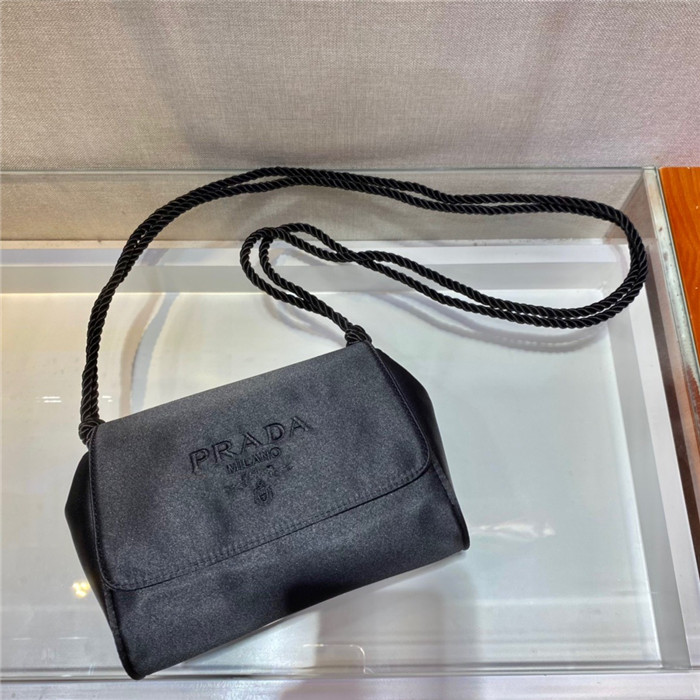 PRADA  프라다 나일론 크로스백 1BD666