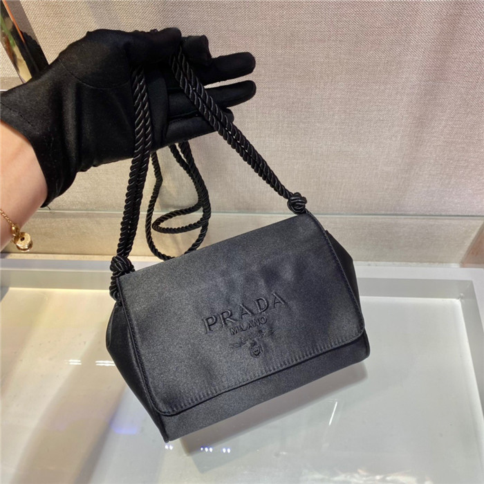 PRADA  프라다 나일론 크로스백 1BD666