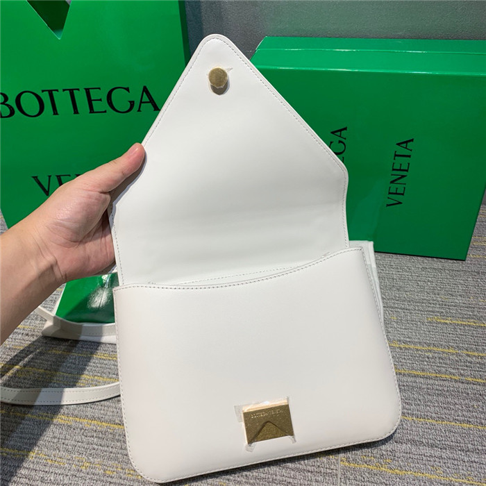 BOTTEGA VENETA  보테가 베네타 마운트백 B19120