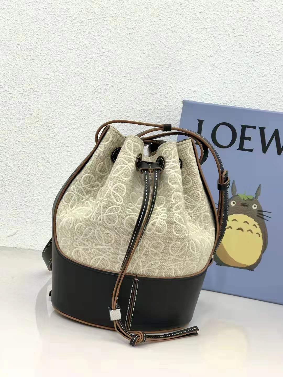 LOEWE  로에베 벌룬백 미듐 L90081
