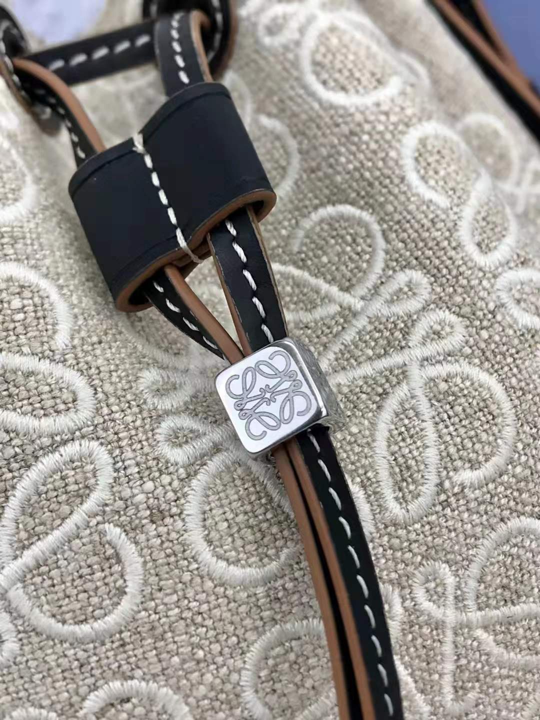 LOEWE  로에베 벌룬백 미듐 L90081