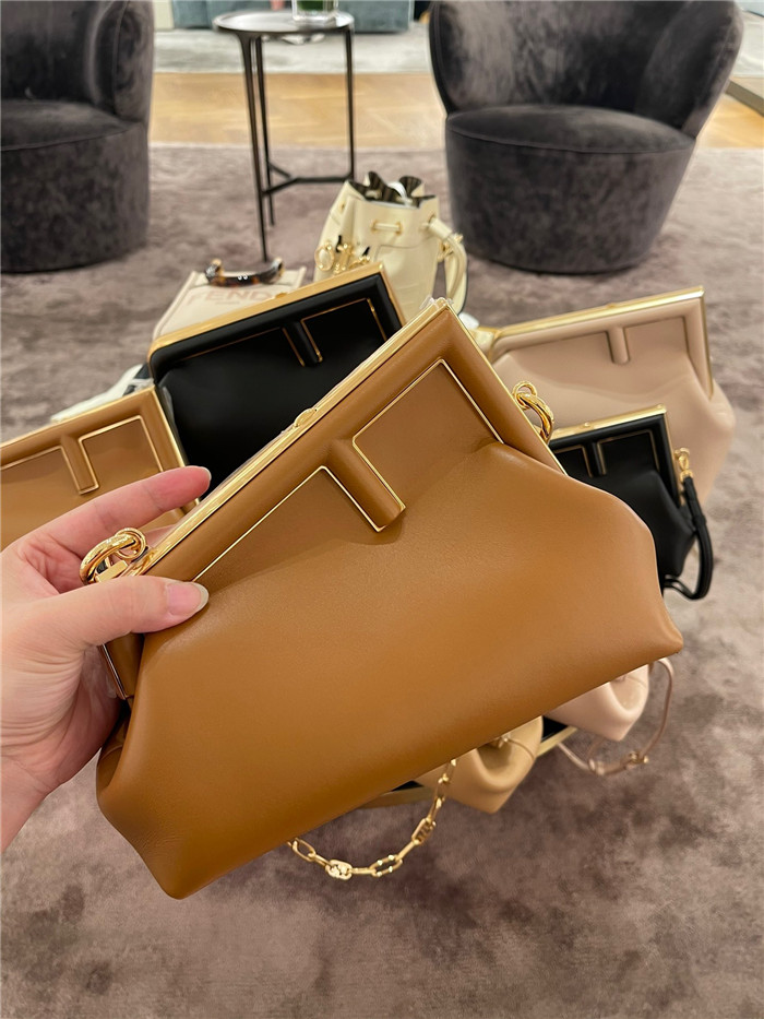 Fendi  펜디 크로스백 스몰 F33887