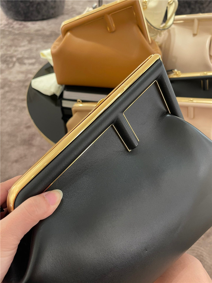 Fendi  펜디 크로스백 라지 F33888