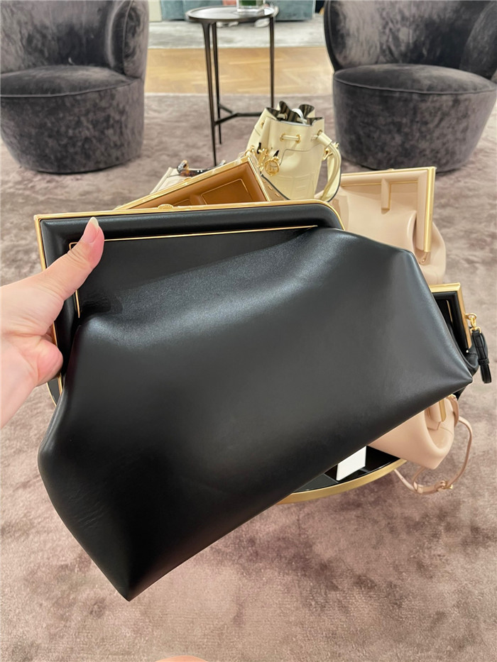 Fendi  펜디 크로스백 라지 F33888