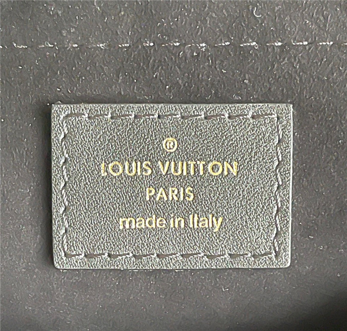 LOUIS VUITTON 루이비통 뉴웨이브 체인백 M58552
