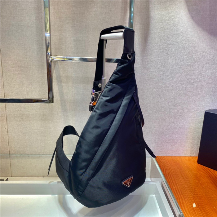 PRADA 프라다 리나일론 크로스 백팩 2VZ092