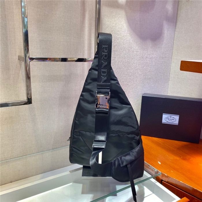 PRADA 프라다 리나일론 크로스 백팩 2VZ092