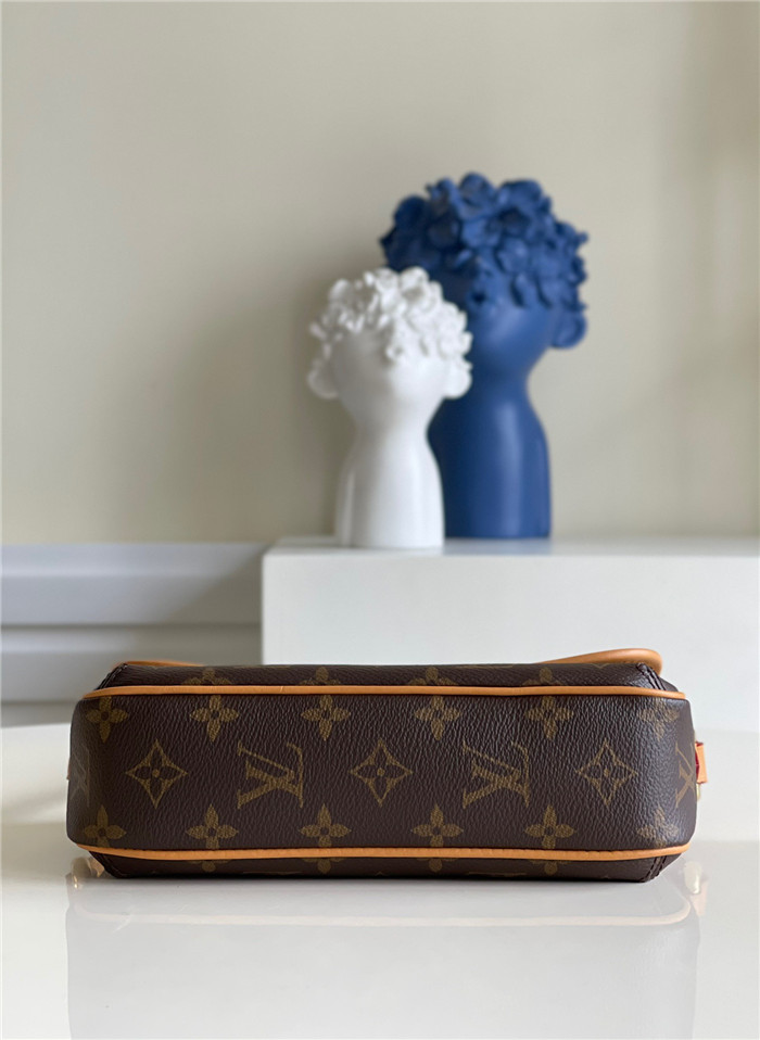 LOUIS VUITTON 루이비통 티칼백 PM M4007