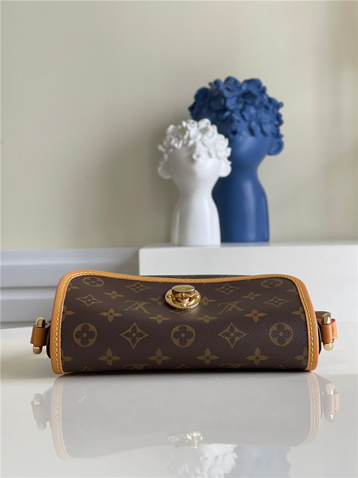 LOUIS VUITTON 루이비통 티칼백 PM M4007