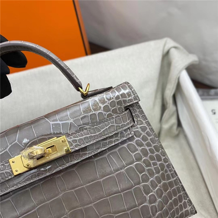 HERMES 에르메스 미니 켈리백 19CM 오리지날 악어가죽사용 (100%수작업) H607781