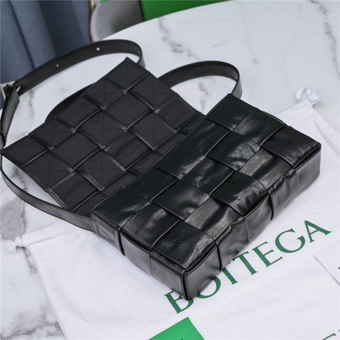  BOTTEGA VENETA 보테가 베네타 인트레치아토  카세트백 B668