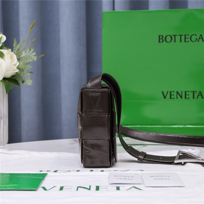 BOTTEGA VENETA   보테가 베네타 남성용 카세트백 B6687