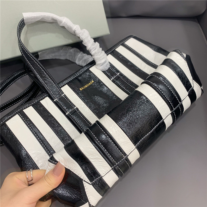 Balenciaga   발렌시아가 WEST 쇼핑백 B31050