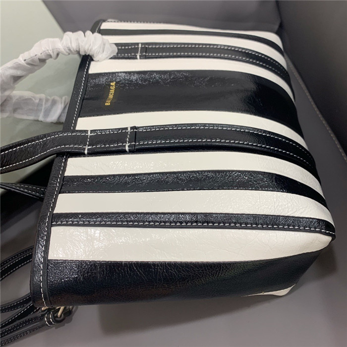 Balenciaga   발렌시아가 WEST 쇼핑백 B31050