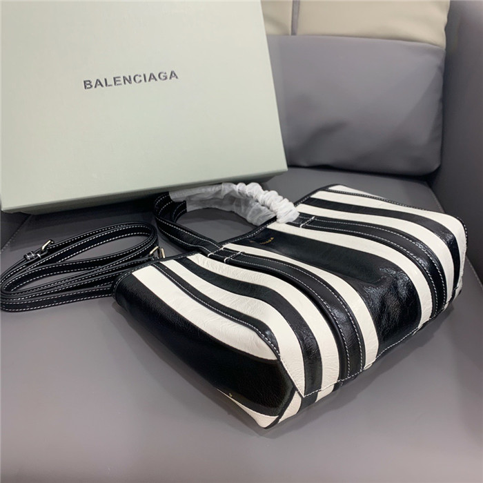 Balenciaga   발렌시아가 WEST 쇼핑백 B31050
