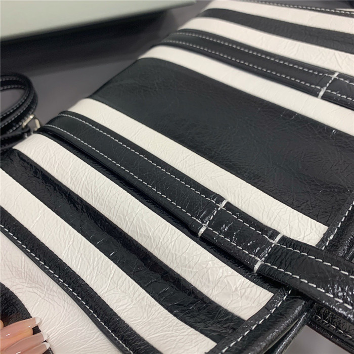 Balenciaga   발렌시아가 WEST 쇼핑백 B31050