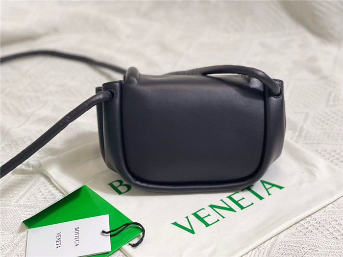 BOTTEGA VENETA 보테가베네타 비크 크로스백 B658521