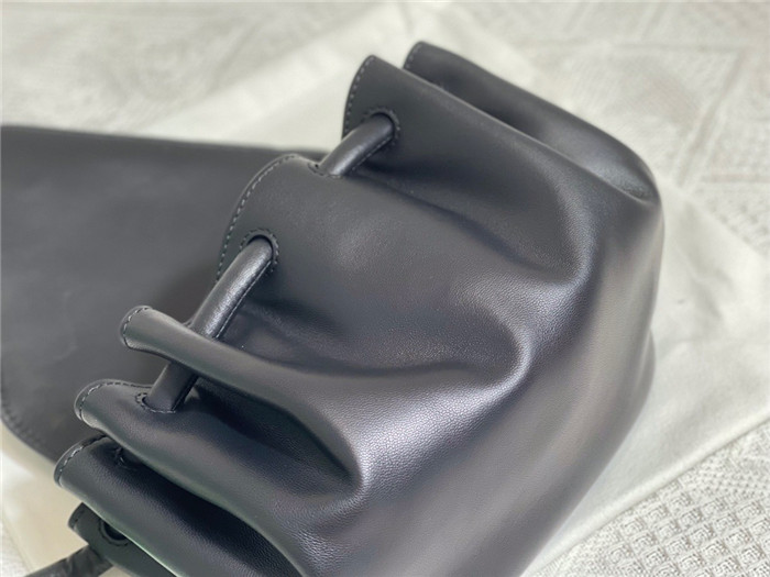 BOTTEGA VENETA 보테가베네타 비크 크로스백 B658521