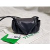 BOTTEGA VENETA 보테가베네타 비크 크로스백 B658521