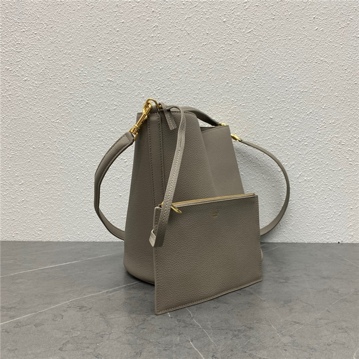 Celine   셀린느 스무스 카프스킨 버킷백 C196853