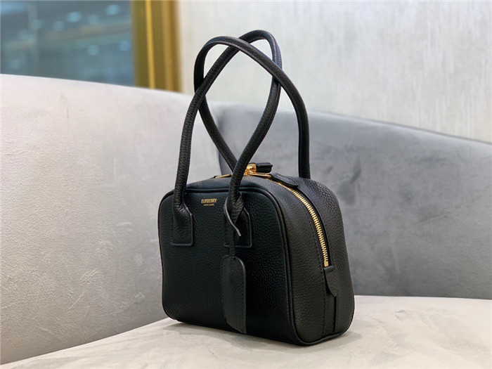 BURBERRY  버버리 큐브백 B68100