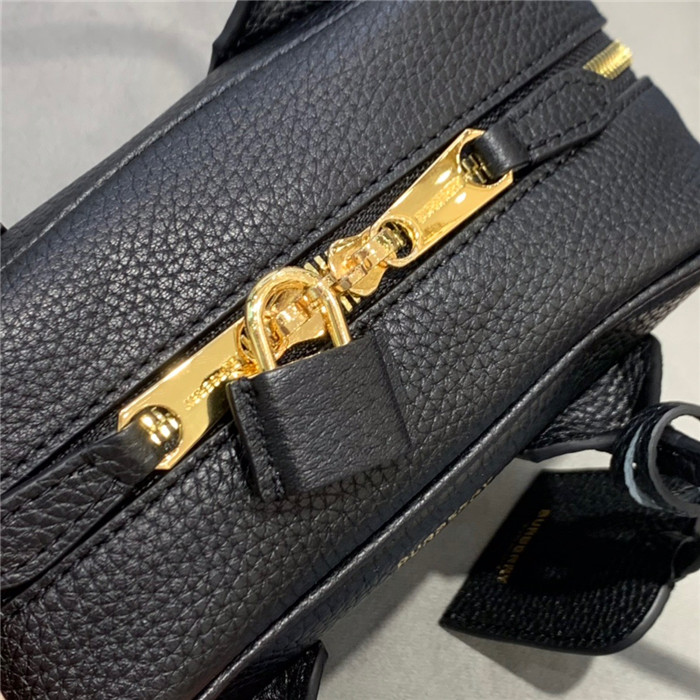 BURBERRY  버버리 큐브백 B68100
