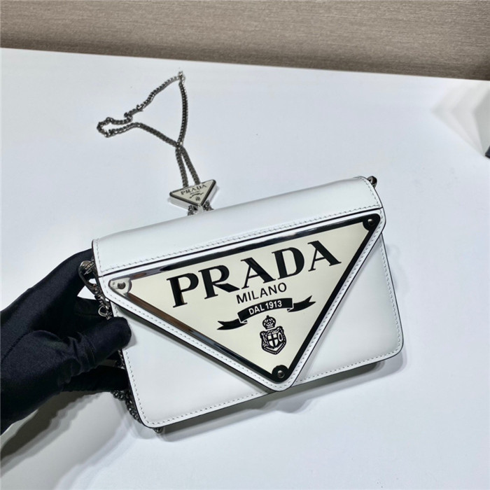 PRADA 프라다 맥시 트라이앵글 로고 체인 숄더백 1BH189