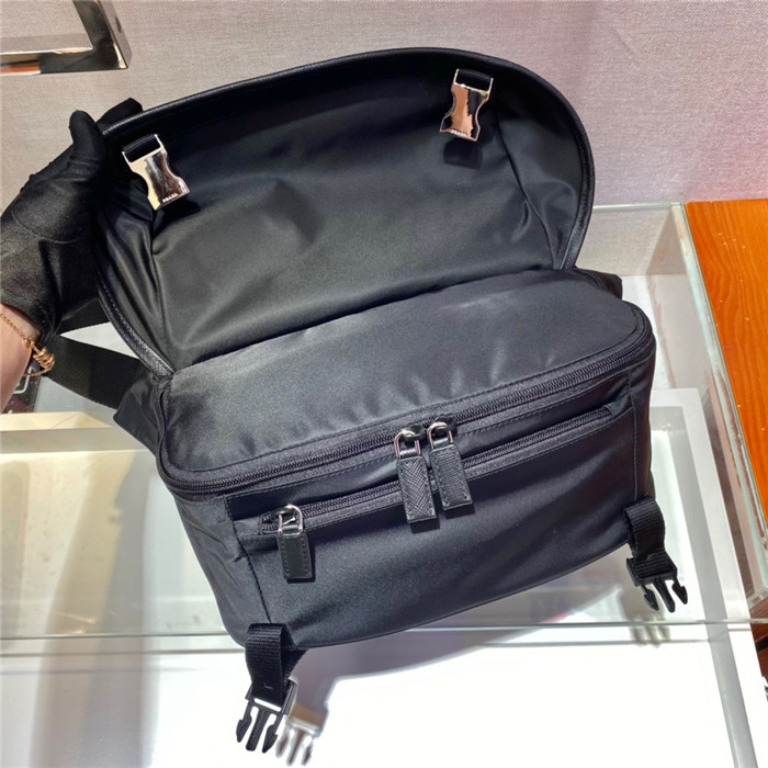  PRADA 프라다 바이커백