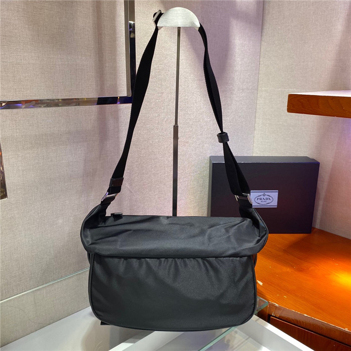  PRADA 프라다 바이커백