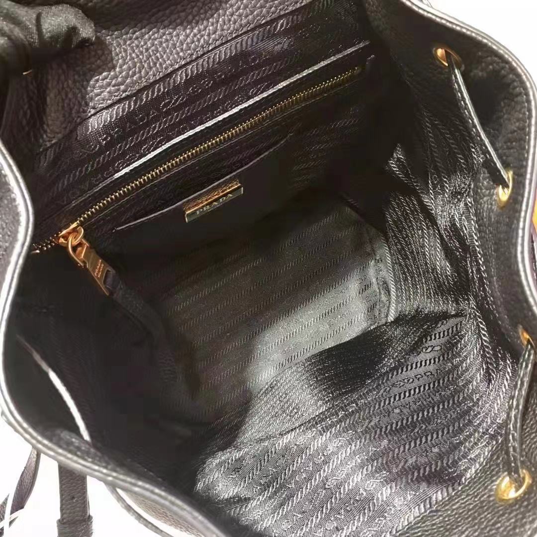 PRADA 프라다 비텔로 다이노 백팩