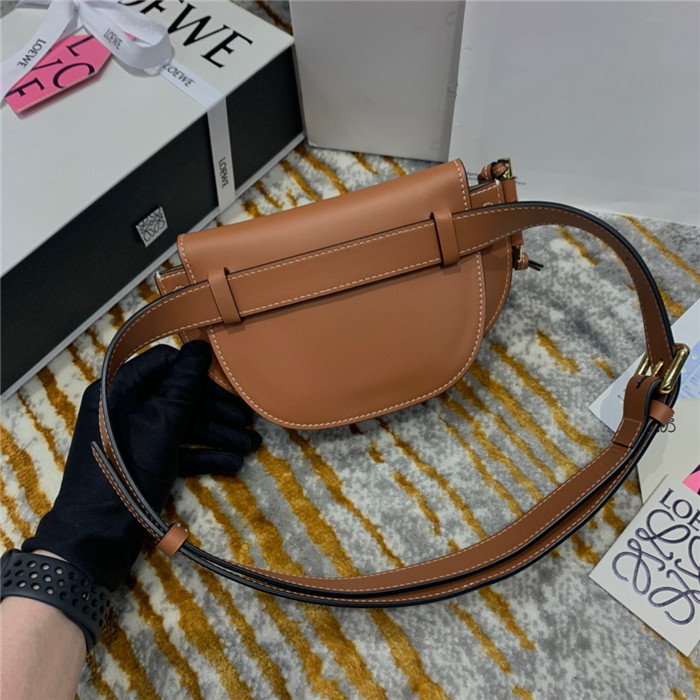 LOEWE 로에베 힙색백 L62010