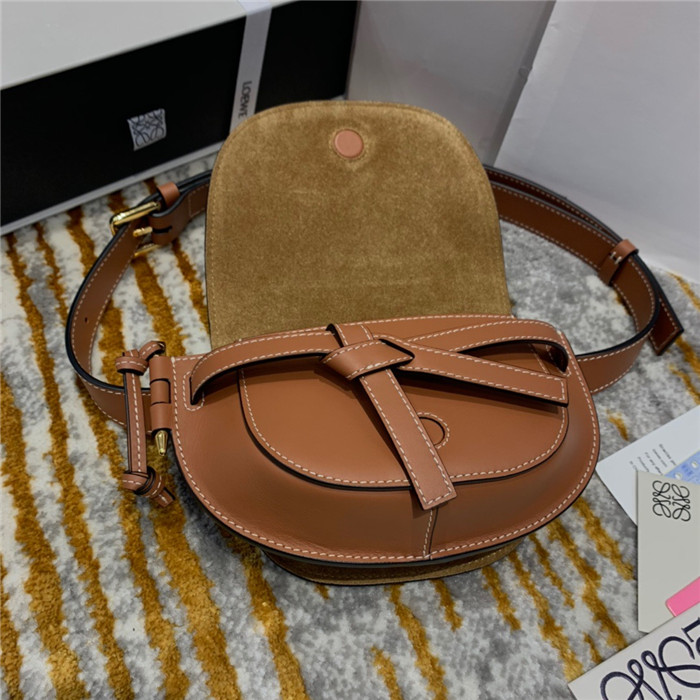 LOEWE 로에베 힙색백 L62010