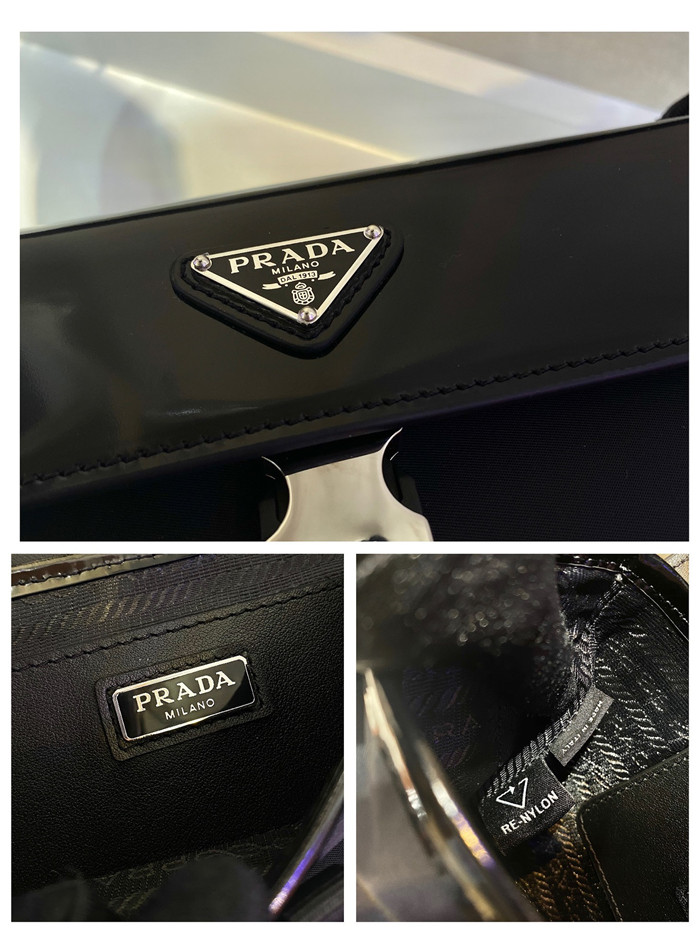 PRADA   프라다 리나일론 가죽 숄더백 2VD044