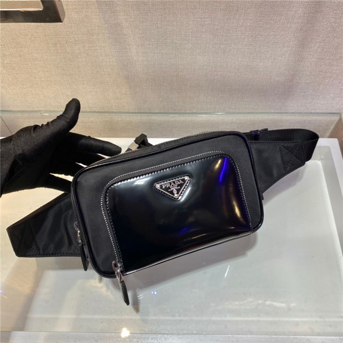 PRADA   프라다 삼각로고 벨트 힙색 2VL977