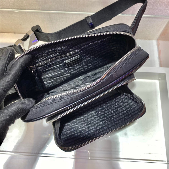 PRADA   프라다 삼각로고 벨트 힙색 2VL977