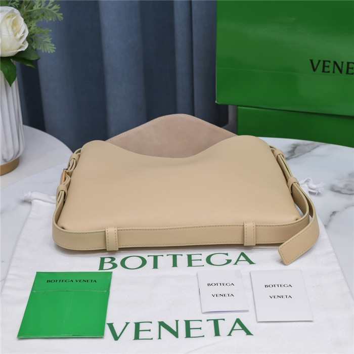 BOTTEGA VENETA    보테가베네타 호보백 B20501