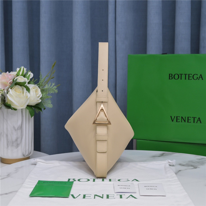 BOTTEGA VENETA    보테가베네타 호보백 B20501