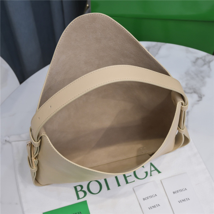 BOTTEGA VENETA    보테가베네타 호보백 B20501