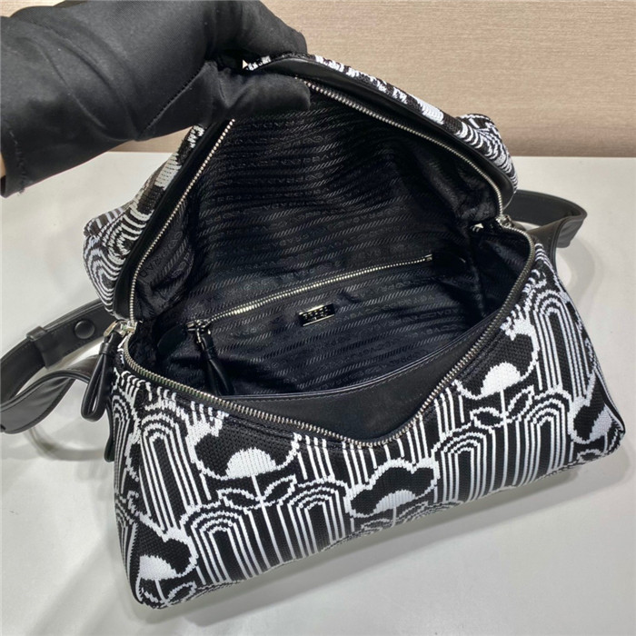 PRADA  프라다 시뇨백 1BC165