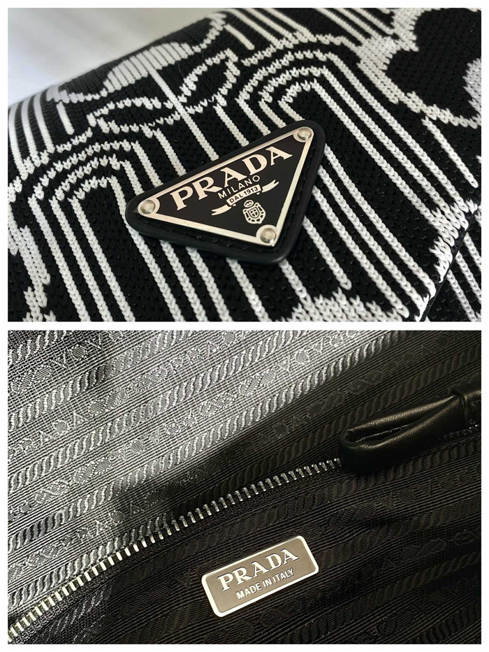 PRADA  프라다 시뇨백 1BC165
